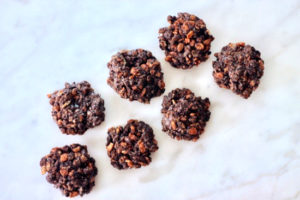 These cute "Lumps of Coal" are so fun to make for the holidays. Made with Cocoa Krispies & crushed Oreos, they're perfect for those who are naughty or nice! | sarahnspice.com